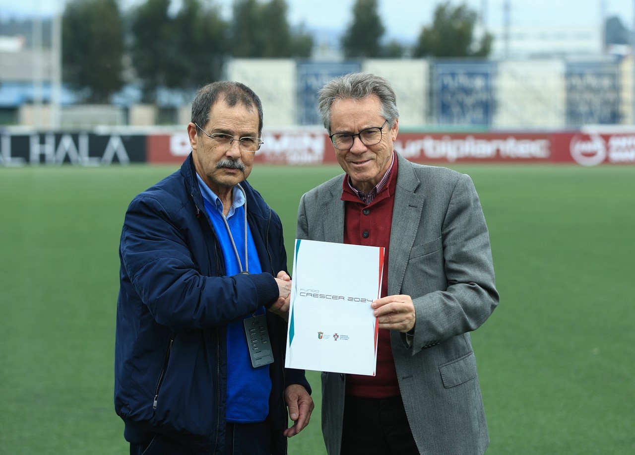 Foi entregue o contrato-programa do “Fundo Crescer 2024” ao Clube de Albergaria.